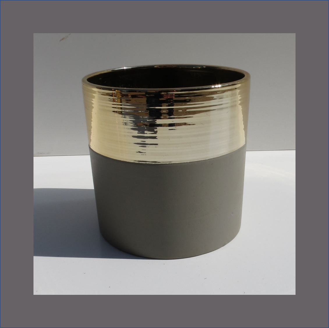 concrete-dipped-gold-vase